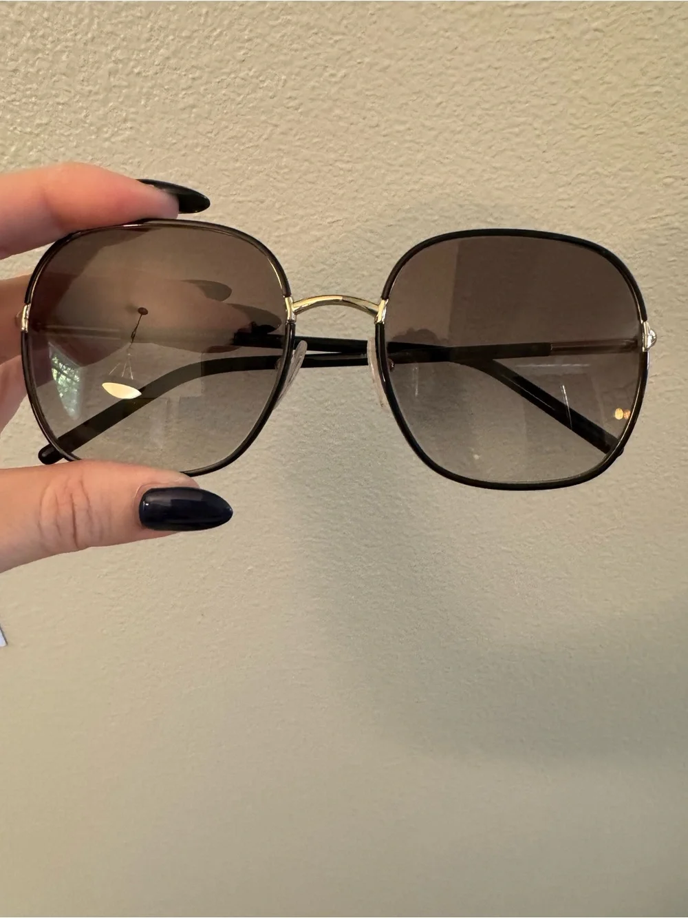 Women’s Oversized Black Gradient Sunglasses